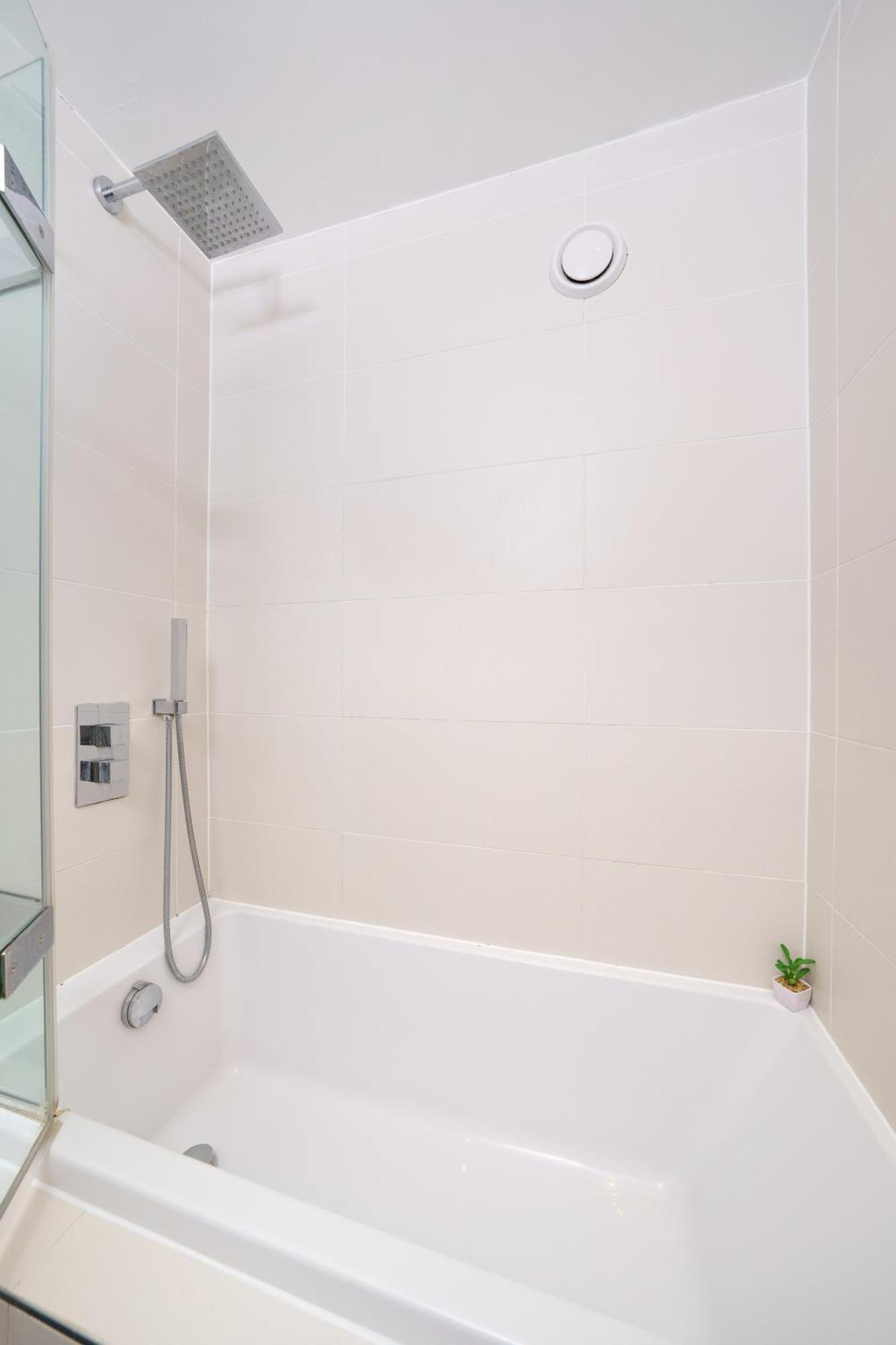 En-Suite Room In Zone 1 ลอนดอน ภายนอก รูปภาพ
